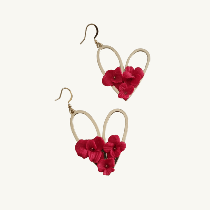 Boucles d'oreilles Cœur Floral - Fleurs Rouges Sculptées Main & Laiton Doré