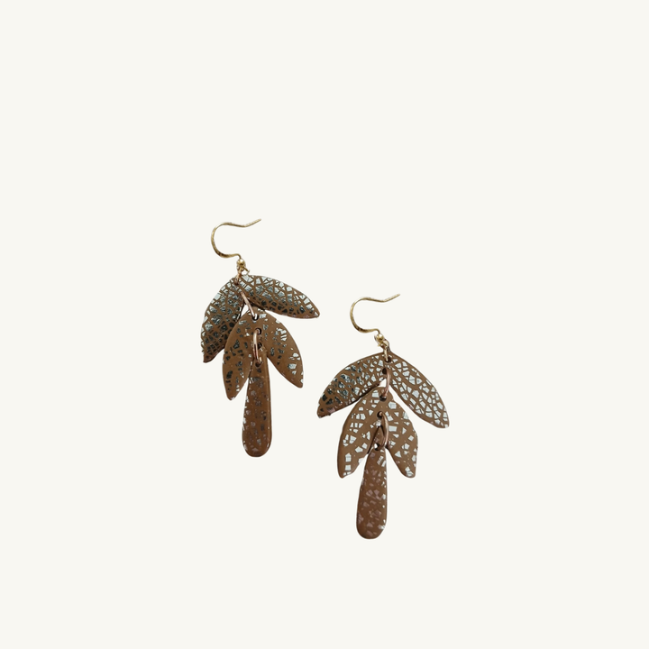 L'Ambre Solaire – Boucles d'oreilles cascade de feuilles